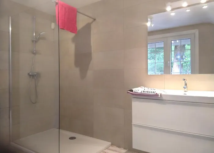 A L'oree Du Bois Hamoir